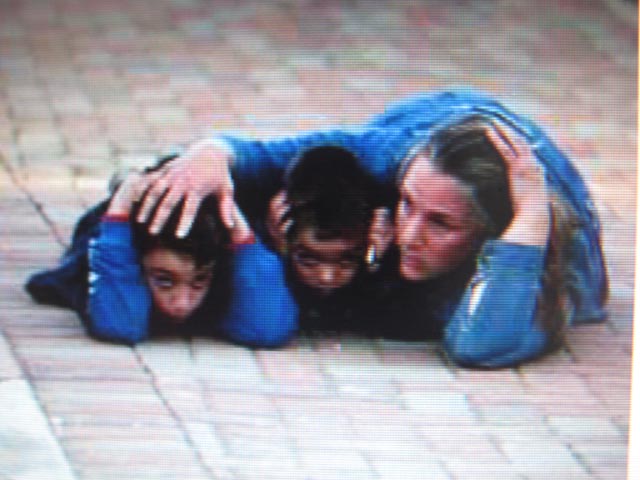 gaza-mor-o-barn-jan-2009