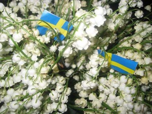 liljekonvaljebukett-med-flaggor