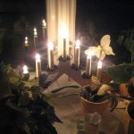 Adventsljus vardagsrumsfönstret