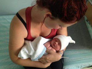 Kristina med lille nyfödde sonen 23 juli 2013