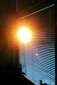 Sol genom min persienn