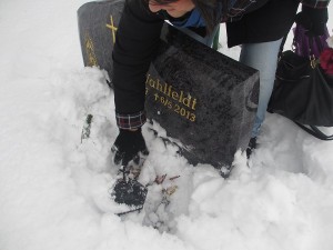 Djup snö vid graven