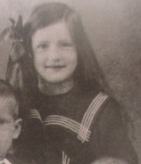 1 Farmor Svea som liten