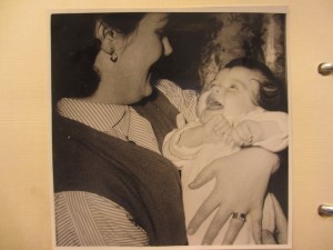10 Mamma med mig som baby