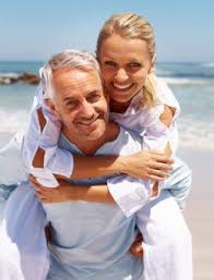 Ung tjej och äldre man